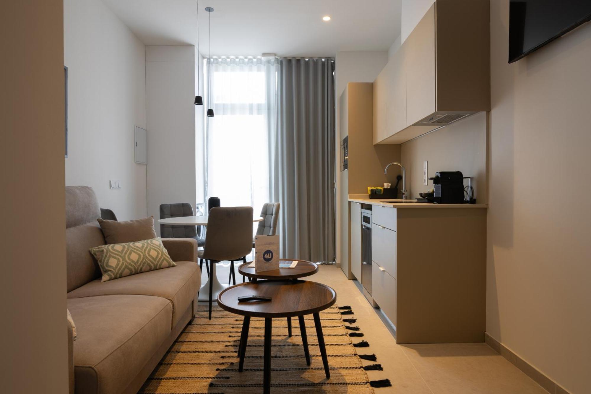 Dorm4You Arena Plaza Валенсія Екстер'єр фото