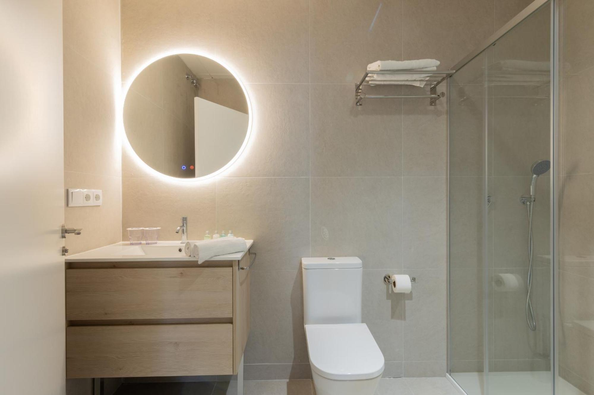 Dorm4You Arena Plaza Валенсія Екстер'єр фото