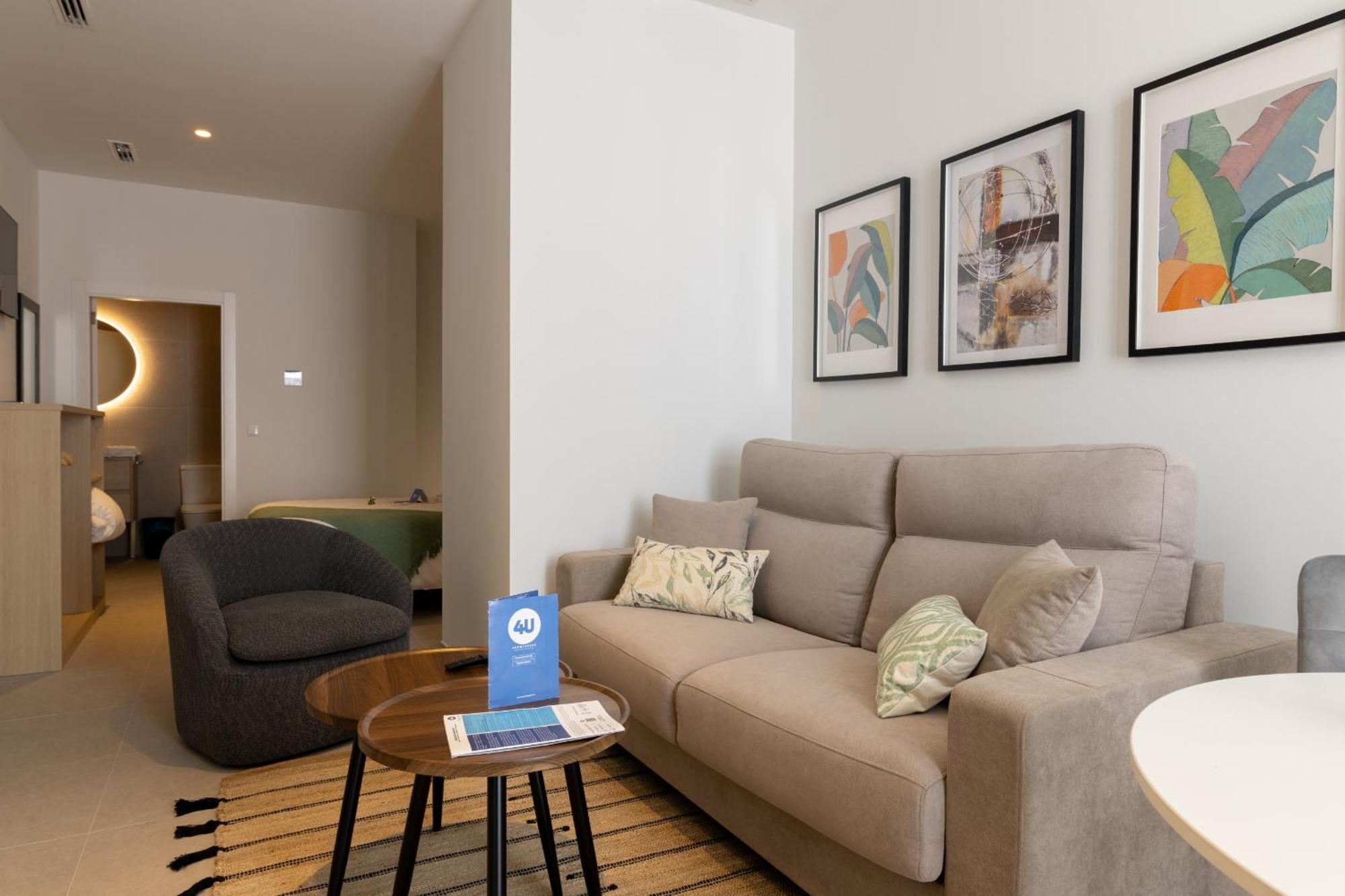 Dorm4You Arena Plaza Валенсія Екстер'єр фото