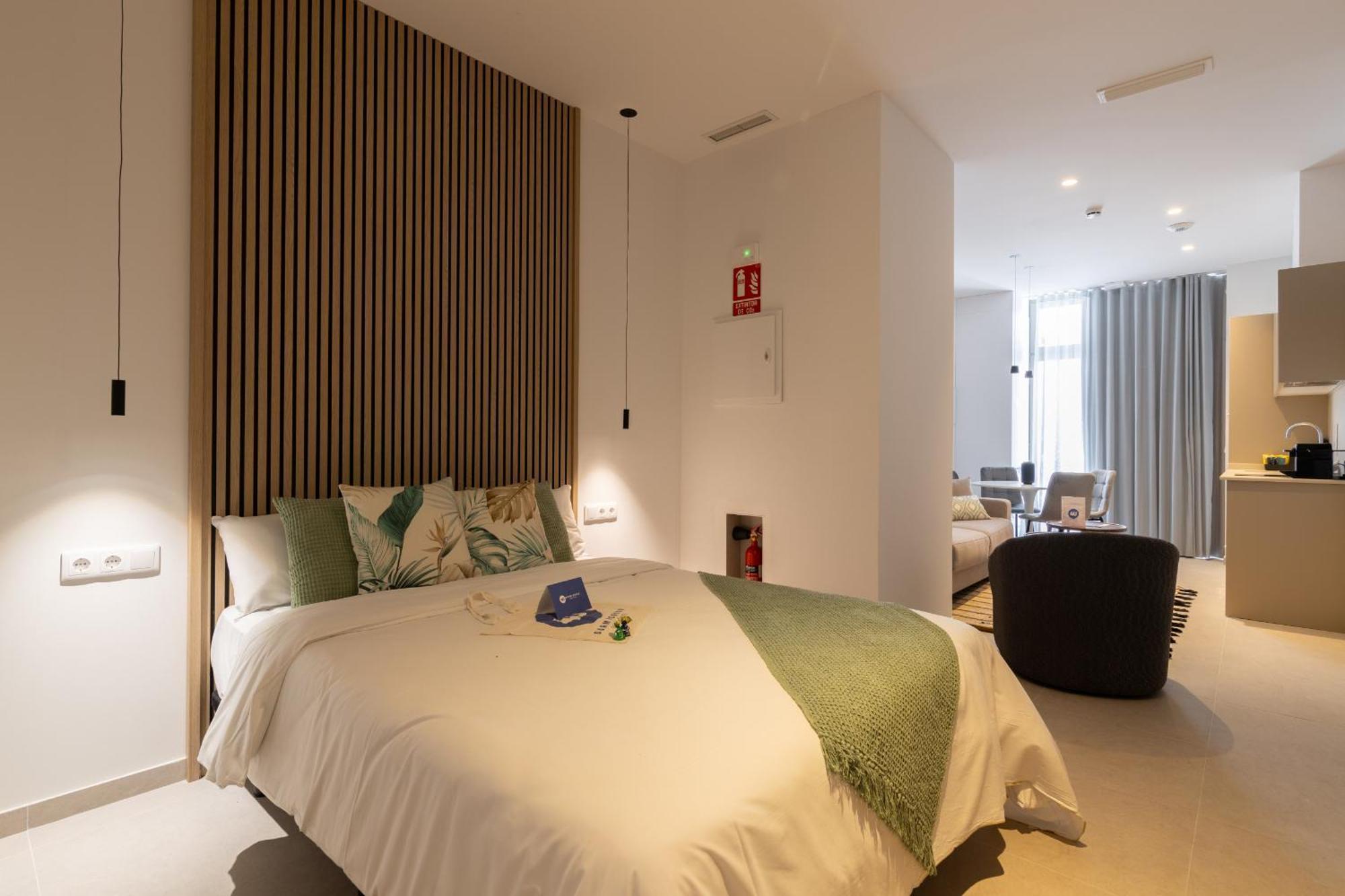 Dorm4You Arena Plaza Валенсія Екстер'єр фото